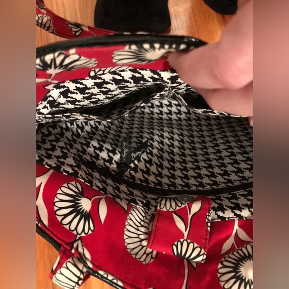 Vera Bradley red, black, and white tote - Picture 4 of 5